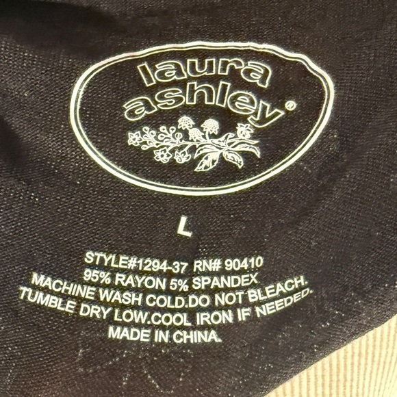 Laura Ashley Bows and Lace Nightgown - Sleep Shirt - Size Large - Picture 5 of 5